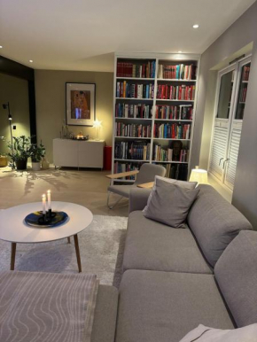 Beautiful house - walking distance of everything
